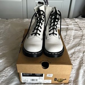 White Doc Martens Pascal in  size 7